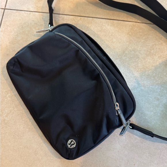 lululemon messenger bag Everywhere Crossbody 2L Metal Hardware – The Shop at Equinox This lululemon Crossbody Camera Bag offers a sleek and contemporary way to carry your essentials while repping the Los Angeles Kings This cross Lululemon All Night Festival Bag